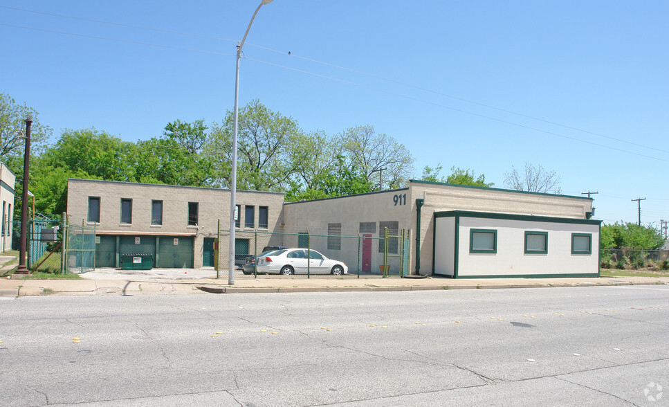 911 S Main St, Fort Worth, TX for sale - Primary Photo - Image 1 of 1