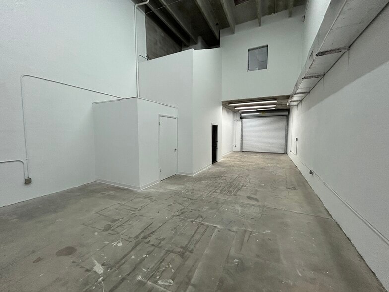 20101-20161 NE 16th Pl, Miami, FL for sale - Interior Photo - Image 2 of 84