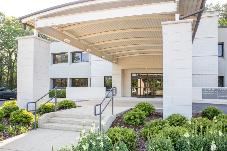 200 Montgomery Hwy, Birmingham, AL à louer - Photo du bâtiment - Image 3 de 15