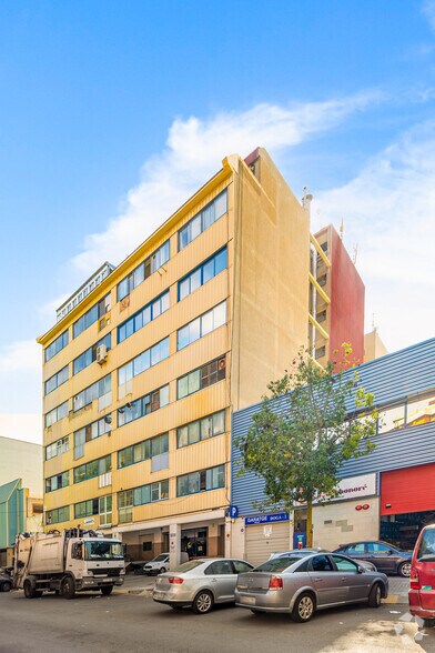 Carrer d'Alfons XII, 605, Badalona, Barcelona à vendre - Photo du bâtiment - Image 2 de 2