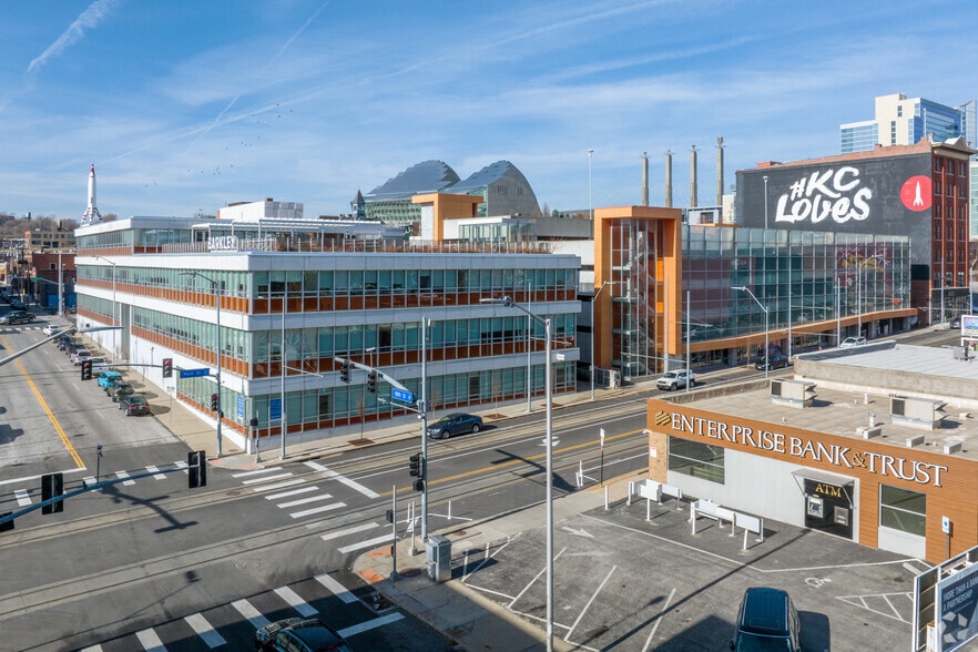 1740 Main St, Kansas City, MO for lease - Building Photo - Image 2 of 4