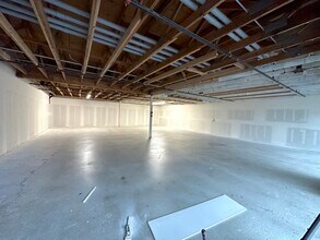 13433 NE 20th St, Bellevue, WA for lease Interior Photo- Image 1 of 2