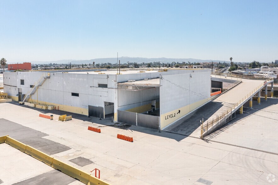 4350 Temple City Blvd, El Monte, CA à louer - Photo du bâtiment - Image 1 de 19