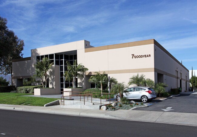 Plus de détails pour 7 Goodyear, Irvine, CA - Industriel à louer