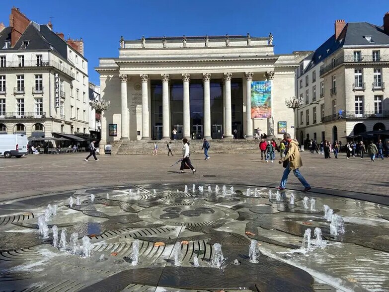 Commerce de détail dans Nantes à louer - Photo du bâtiment - Image 2 de 7