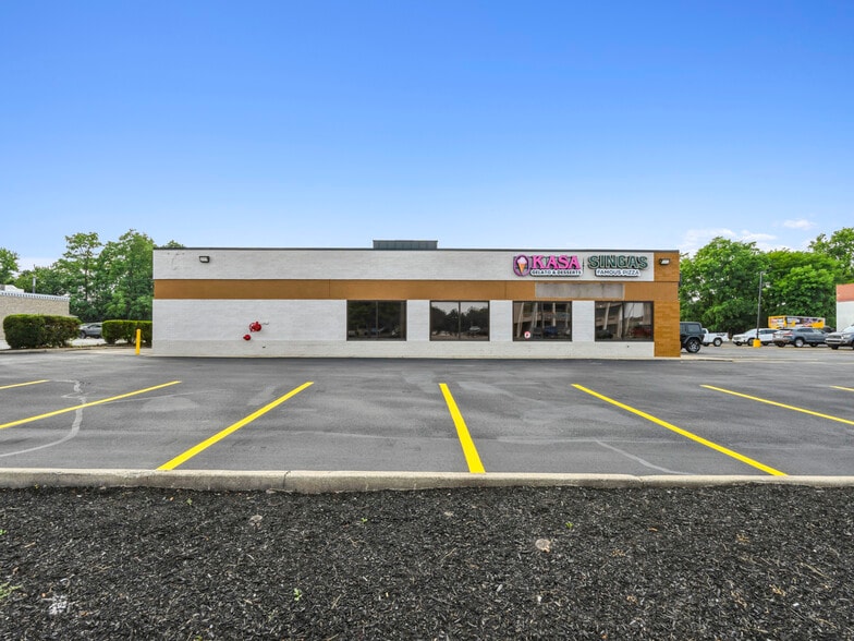 6370 York Rd, Parma Heights, OH for sale - Building Photo - Image 2 of 16