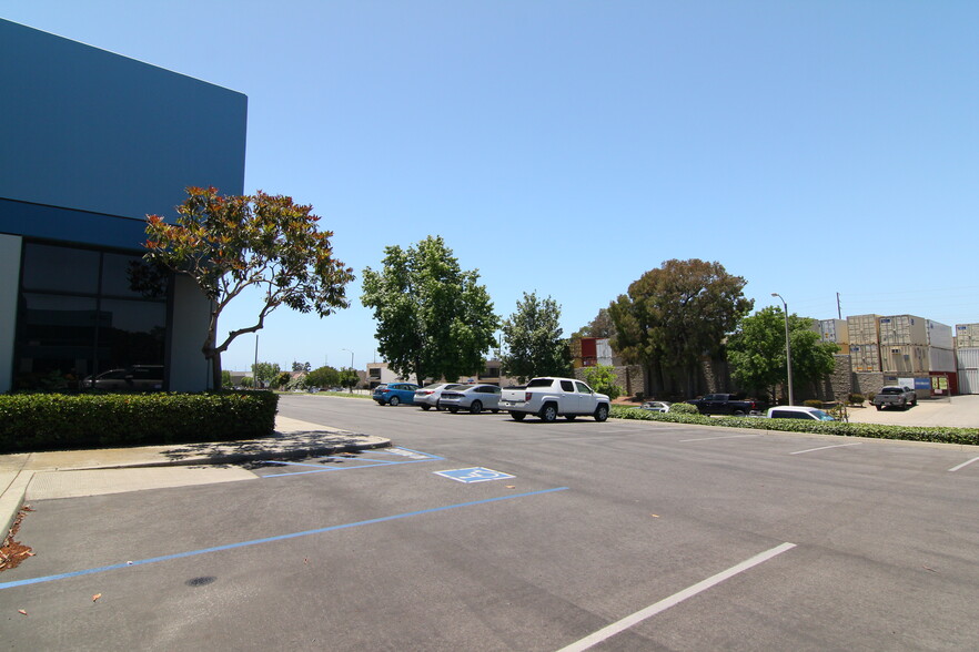 4125 Market St, Ventura, CA for lease - Building Photo - Image 3 of 31