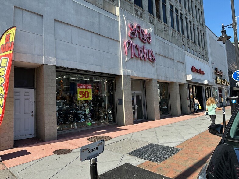 76-80 Broad St, Elizabeth, NJ à louer - Photo du bâtiment - Image 1 de 3