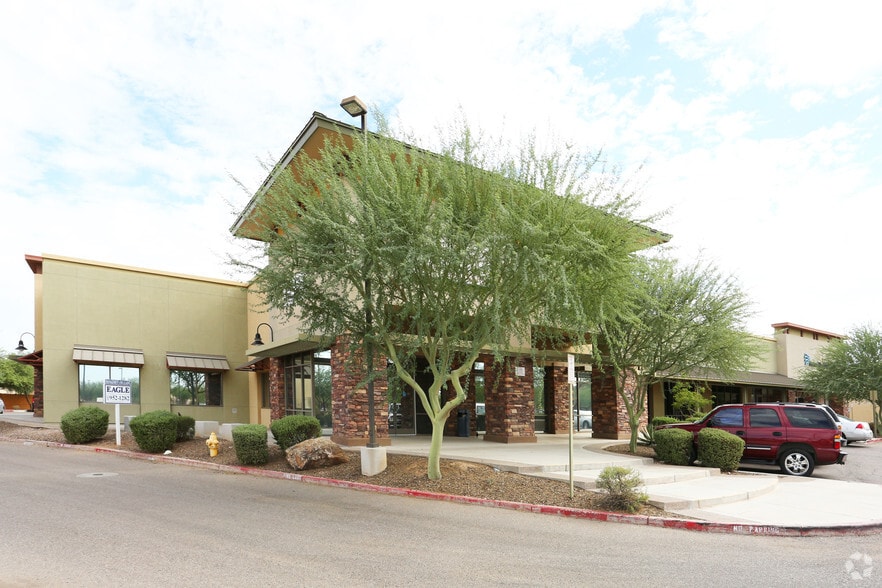 2474-2500 E Hunt Hwy, Queen Creek, AZ à louer - Photo du bâtiment - Image 3 de 6