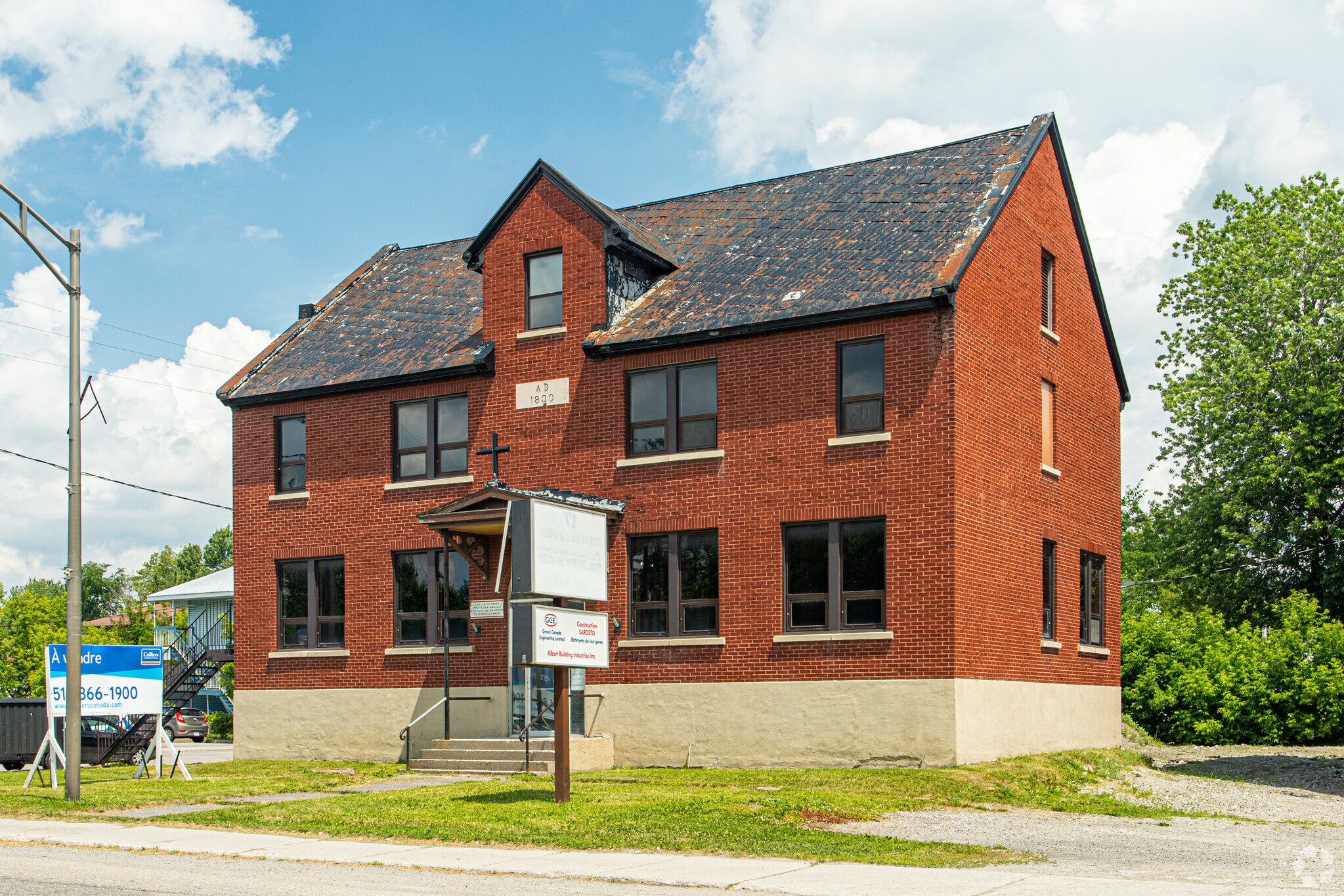 17 Boul Gréber, Gatineau, QC for sale Primary Photo- Image 1 of 1