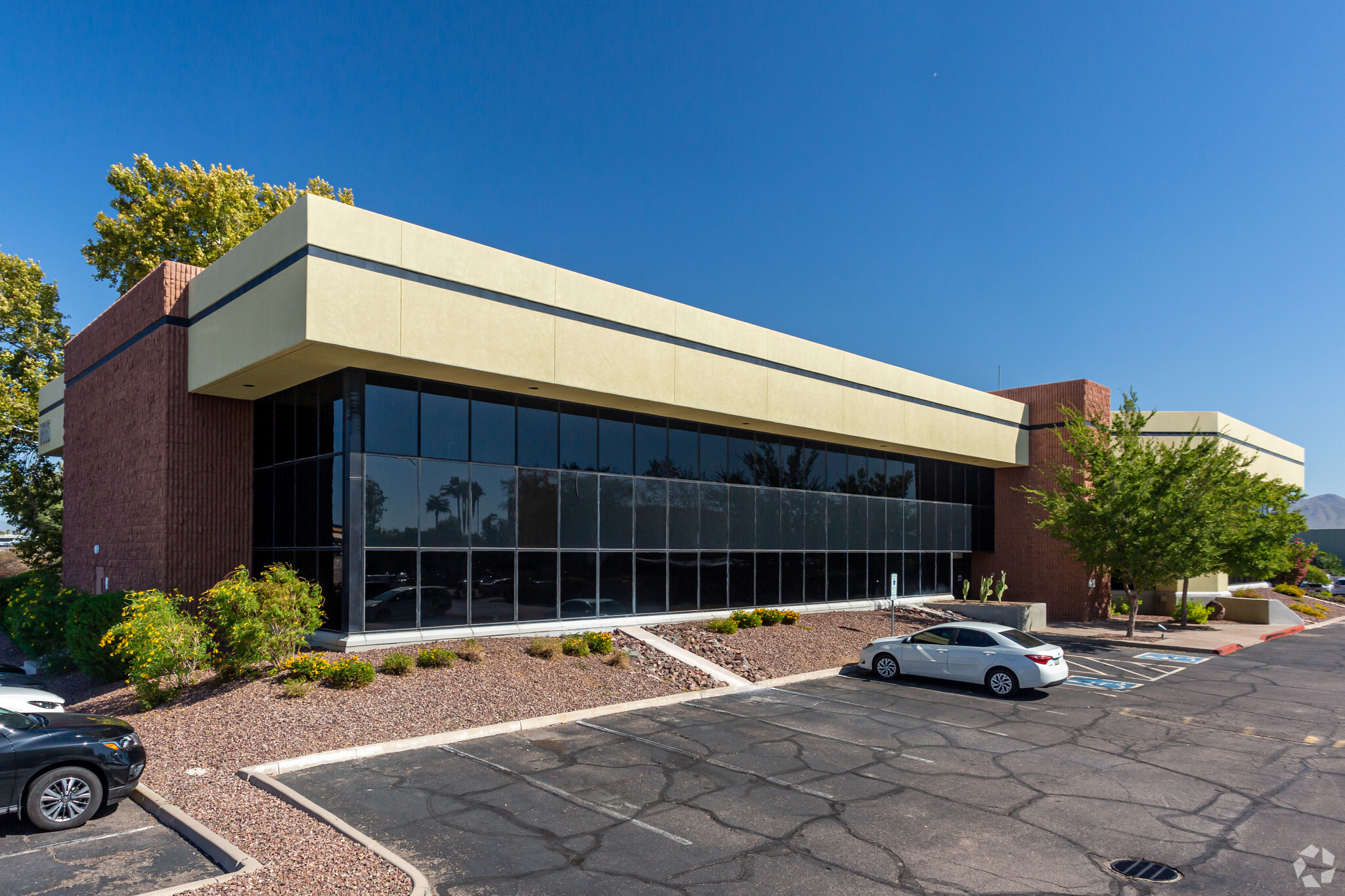 7585-7595 E Redfield Rd, Scottsdale, AZ for lease Primary Photo- Image 1 of 7