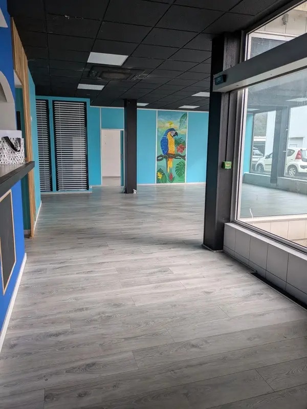 Office in Saint-Martin-le-Vinoux for lease Interior Photo- Image 1 of 17