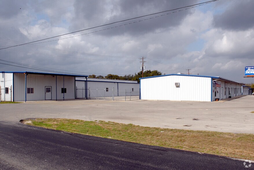 15725 W State Highway 29, Liberty Hill, TX à louer - Photo principale - Image 1 de 9