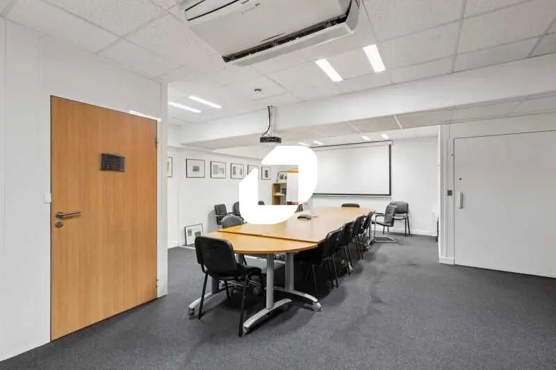 Office in Nanterre for sale - Interior Photo - Image 2 of 21