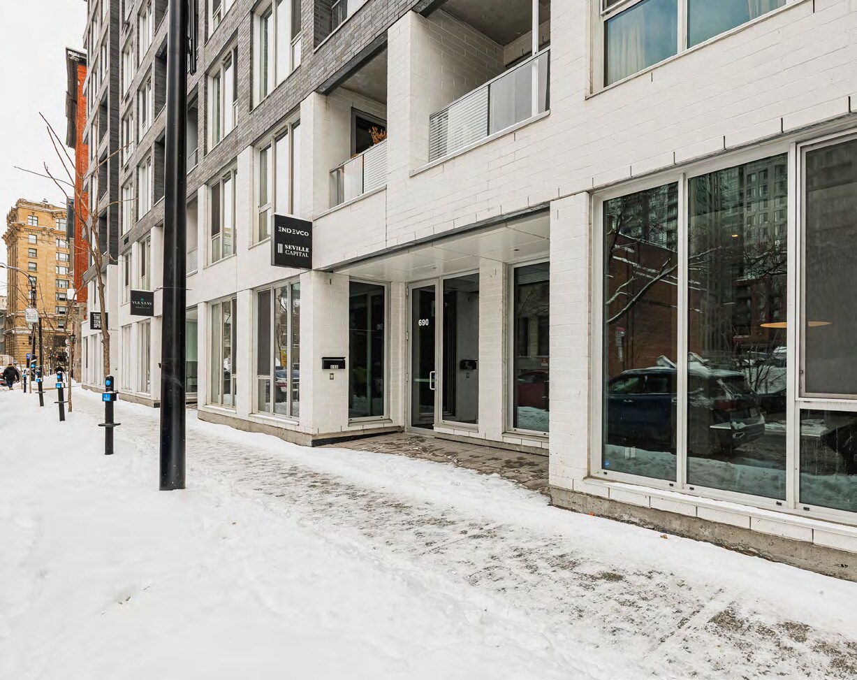 682-690 Rue Saint-Paul O, Montréal, QC à louer Photo principale- Image 1 de 3