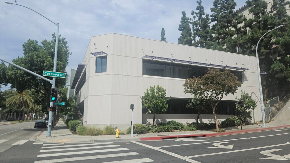 150 S Arroyo Pky, Pasadena, CA à louer - Photo du bâtiment - Image 2 de 9