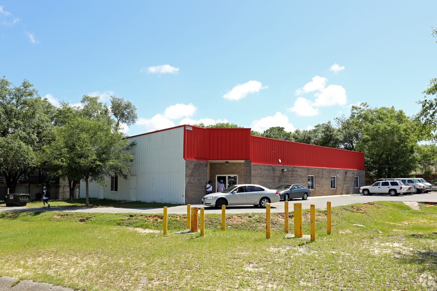 4508 Twin Oaks Dr, Pensacola, FL for lease - Building Photo - Image 2 of 15
