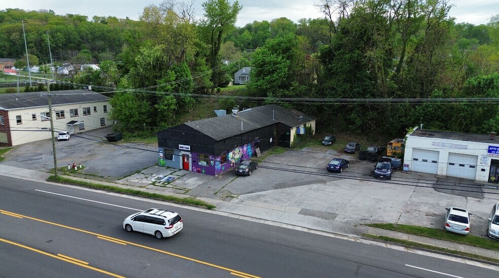 501 E Main St, Radford, VA à vendre - Photo du bâtiment - Image 2 de 6