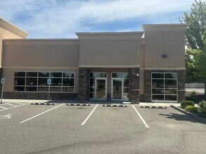 3208 W 19th Ave, Kennewick, WA for lease Building Photo- Image 1 of 10