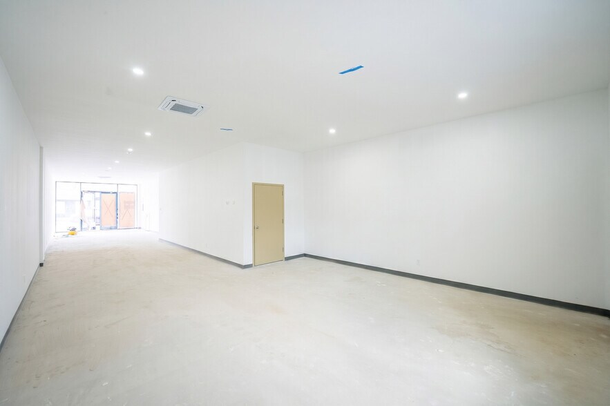 15026 12th Ave, Whitestone, NY à vendre - Photo du bâtiment - Image 3 de 18