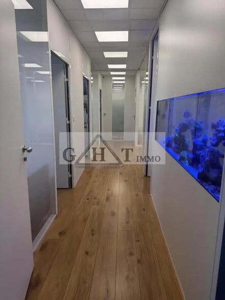 Bureau dans Maisons-Alfort à louer - Photo intérieure - Image 1 de 16