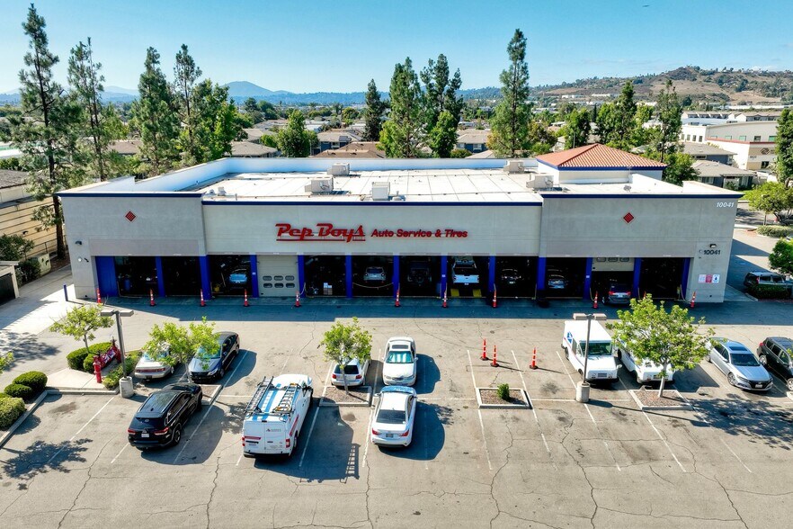 10041 Mission Gorge Rd, Santee, CA à vendre - Photo du bâtiment - Image 3 de 6