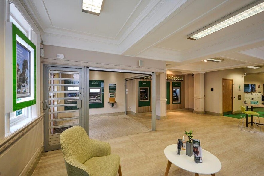 5 The Sq, Petersfield à vendre - Photo intérieure - Image 2 de 4