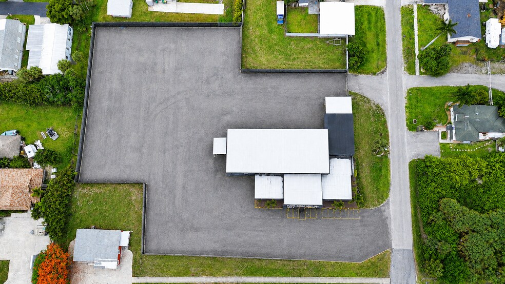 25115 Marion Ave, Punta Gorda, FL à louer - Photo du bâtiment - Image 3 de 17