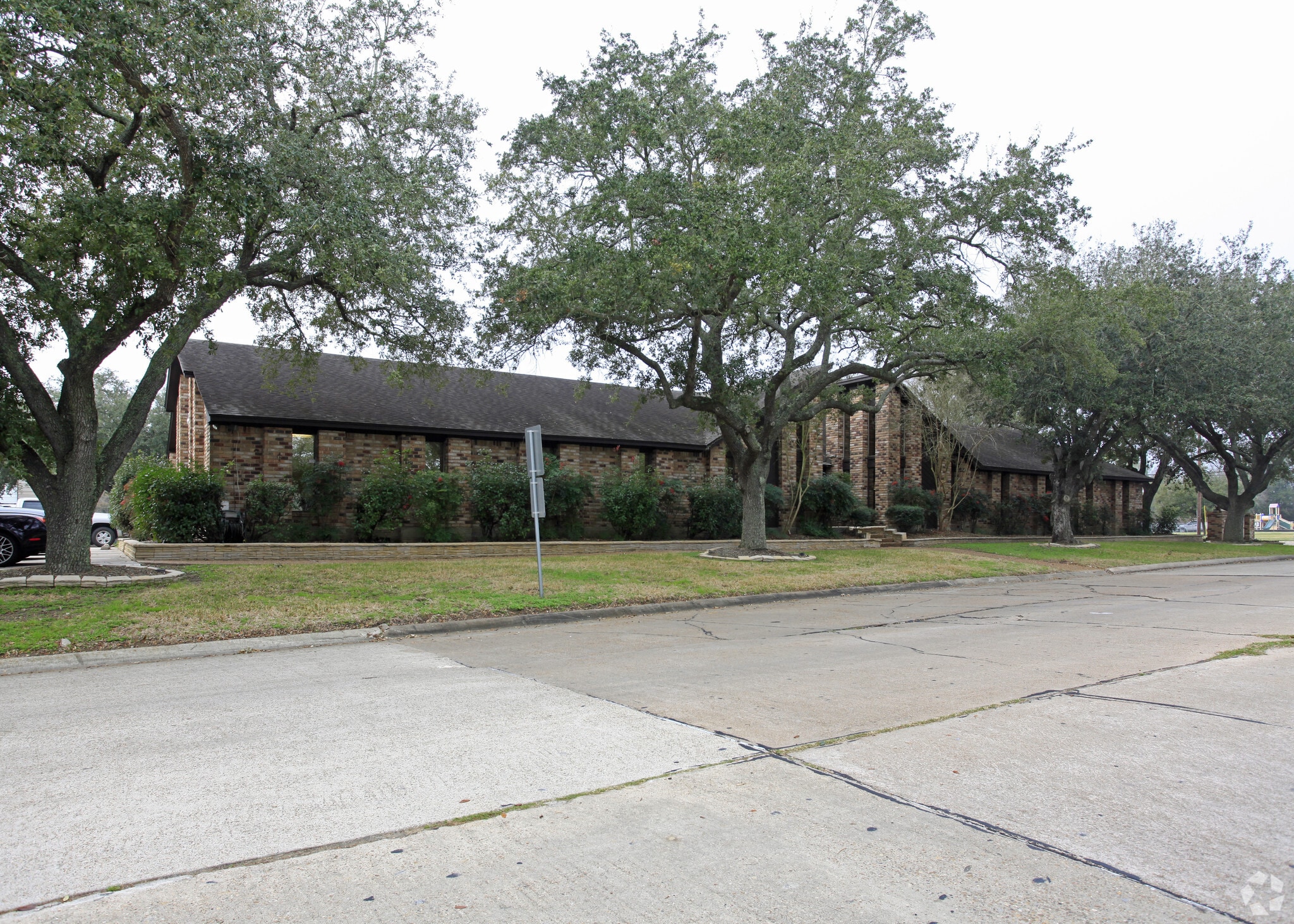 2095 W Main St, League City, TX for lease Primary Photo- Image 1 of 4
