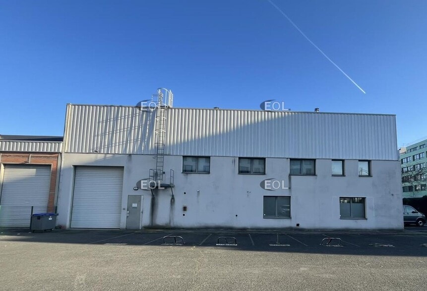Industrial in Massy for lease - Building Photo - Image 3 of 11