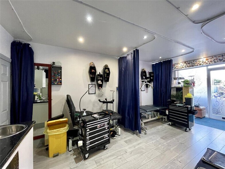 Lower Southend Rd, Wickford à louer - Photo du bâtiment - Image 2 de 6