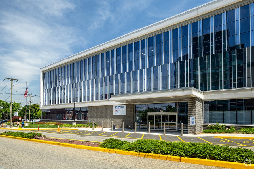 200-226 Williamson St, Elizabeth, NJ for lease - Building Photo - Image 3 of 6