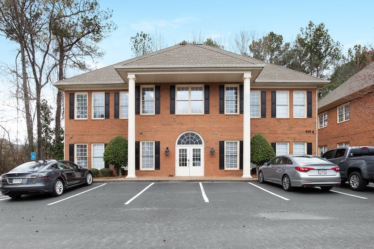 519 Johnson Ferry Rd, Marietta, GA à louer Photo du bâtiment- Image 1 de 18