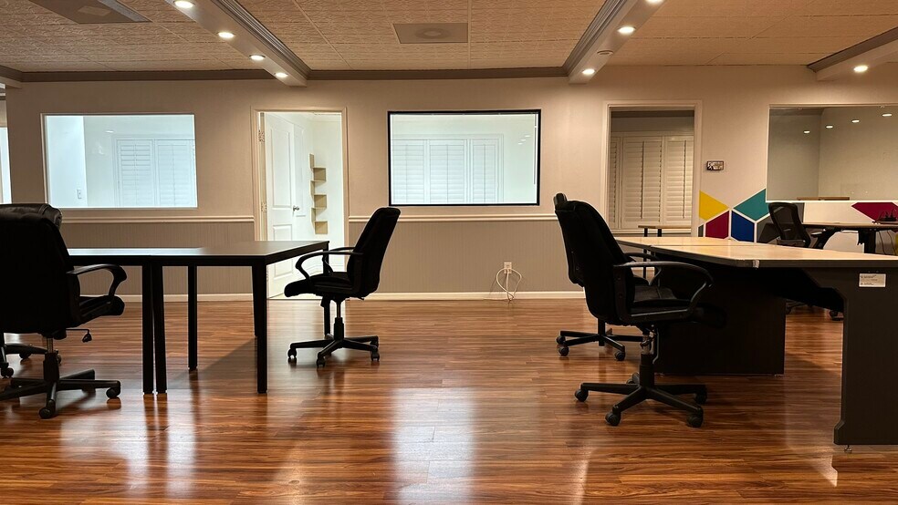 7670 Opportunity Rd, San Diego, CA à louer - Photo du bâtiment - Image 3 de 13