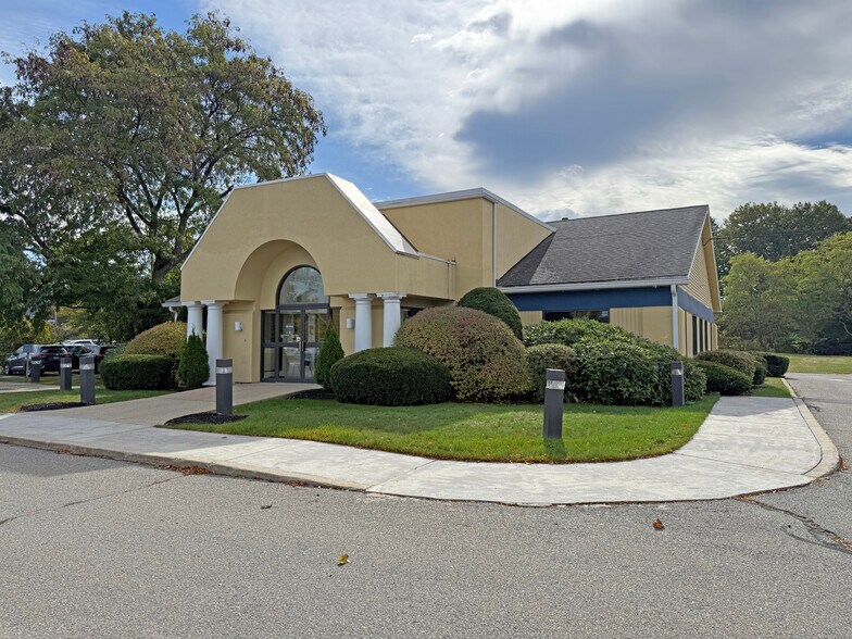 150 Mirona Rd, Portsmouth, NH for lease - Building Photo - Image 1 of 3