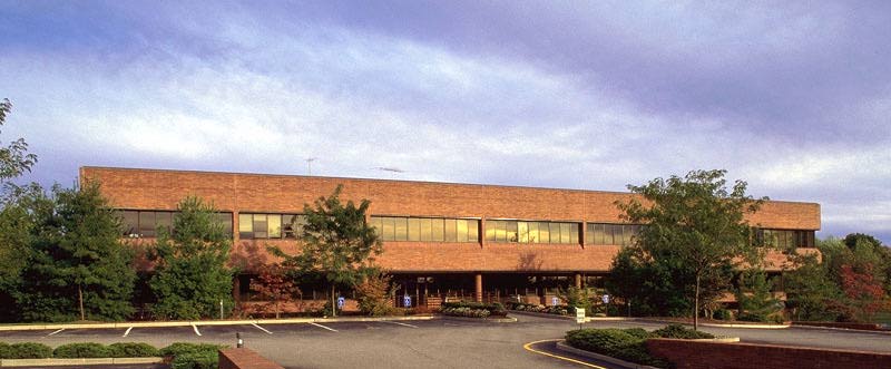 960 MacArthur Blvd, Mahwah, NJ à louer - Photo du bâtiment - Image 2 de 7