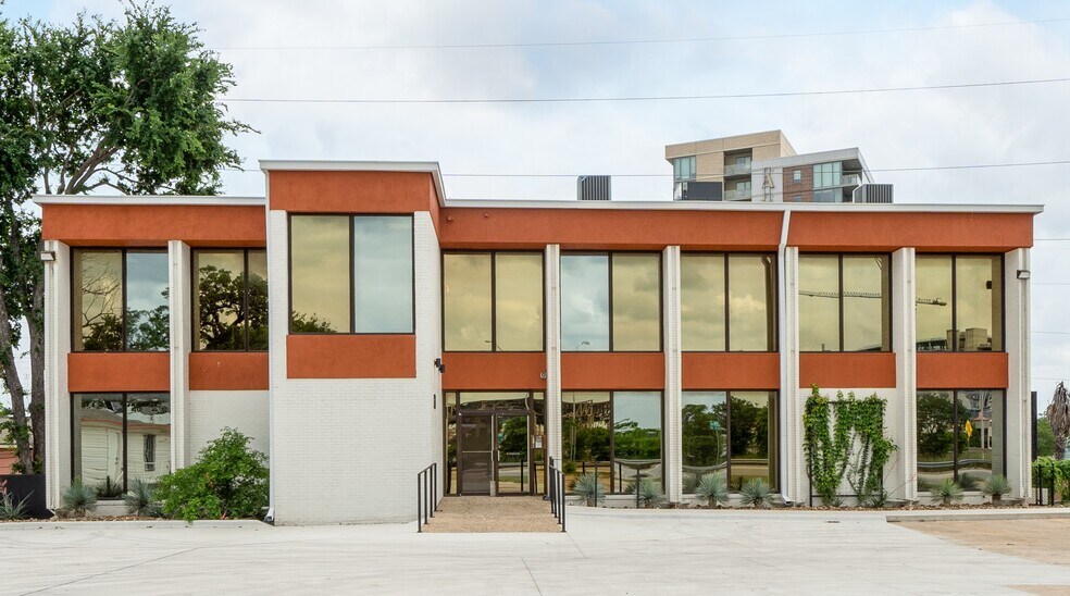 1213 N Interstate 35, Austin, TX à louer - Photo du bâtiment - Image 2 de 3