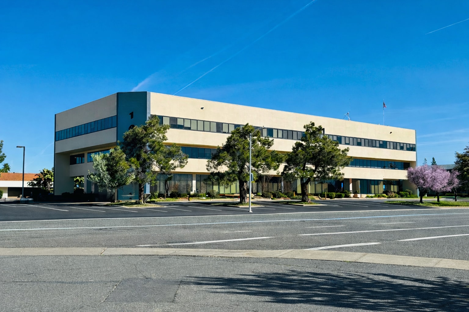 1900 Churn Creek Rd, Redding, CA for lease Building Photo- Image 1 of 14