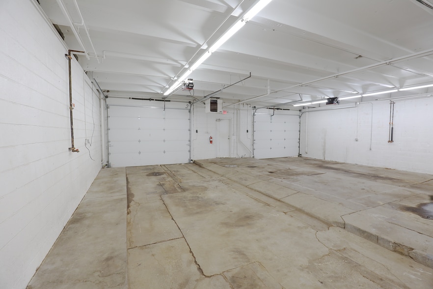 921 Broad St, Wadsworth, OH for sale - Building Photo - Image 3 of 12