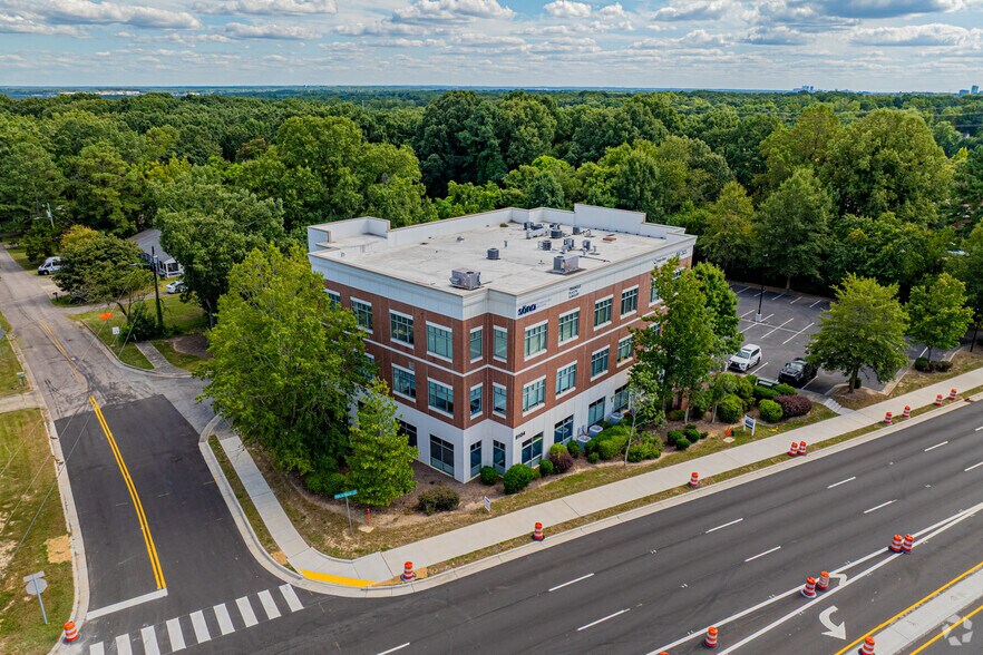 9104 Falls Of Neuse Rd, Raleigh, NC à louer - Photo du bâtiment - Image 3 de 3