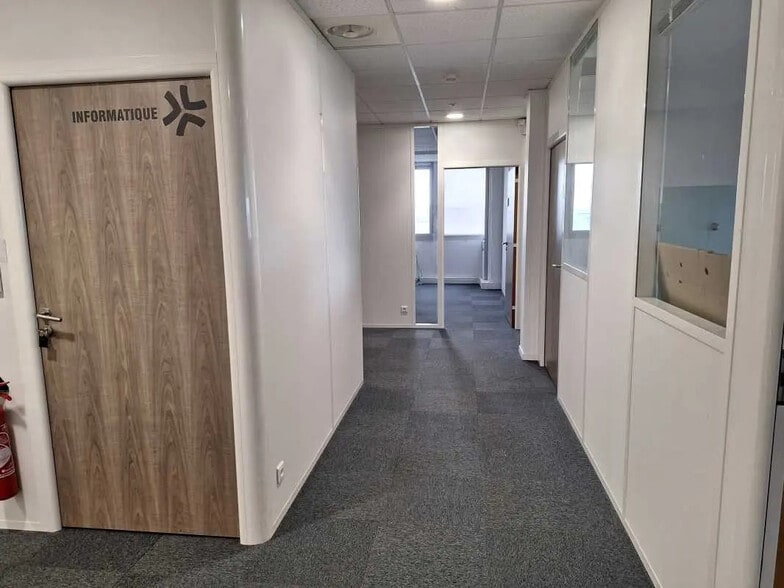 Avenue Jean Gabriel Domergue, Bordeaux for lease - Interior Photo - Image 2 of 11