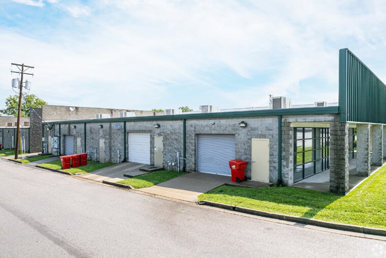2201-2213 Lexington Rd, Nicholasville, KY for lease - Building Photo - Image 2 of 5