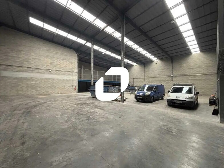 Flex in Saint-Germain-lès-Arpajon for lease - Interior Photo - Image 3 of 16