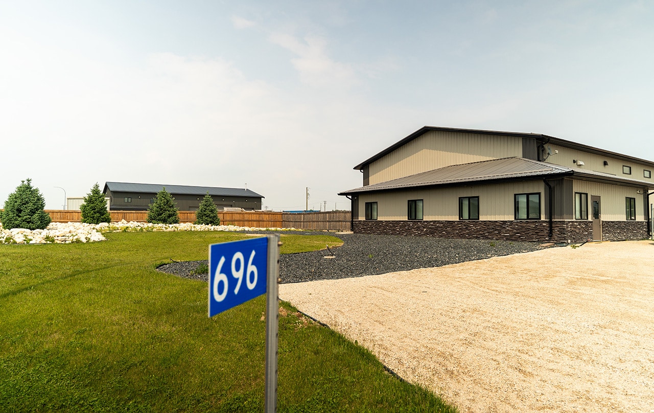 696 Discovery Dr, Grande Pointe, MB for sale Primary Photo- Image 1 of 1