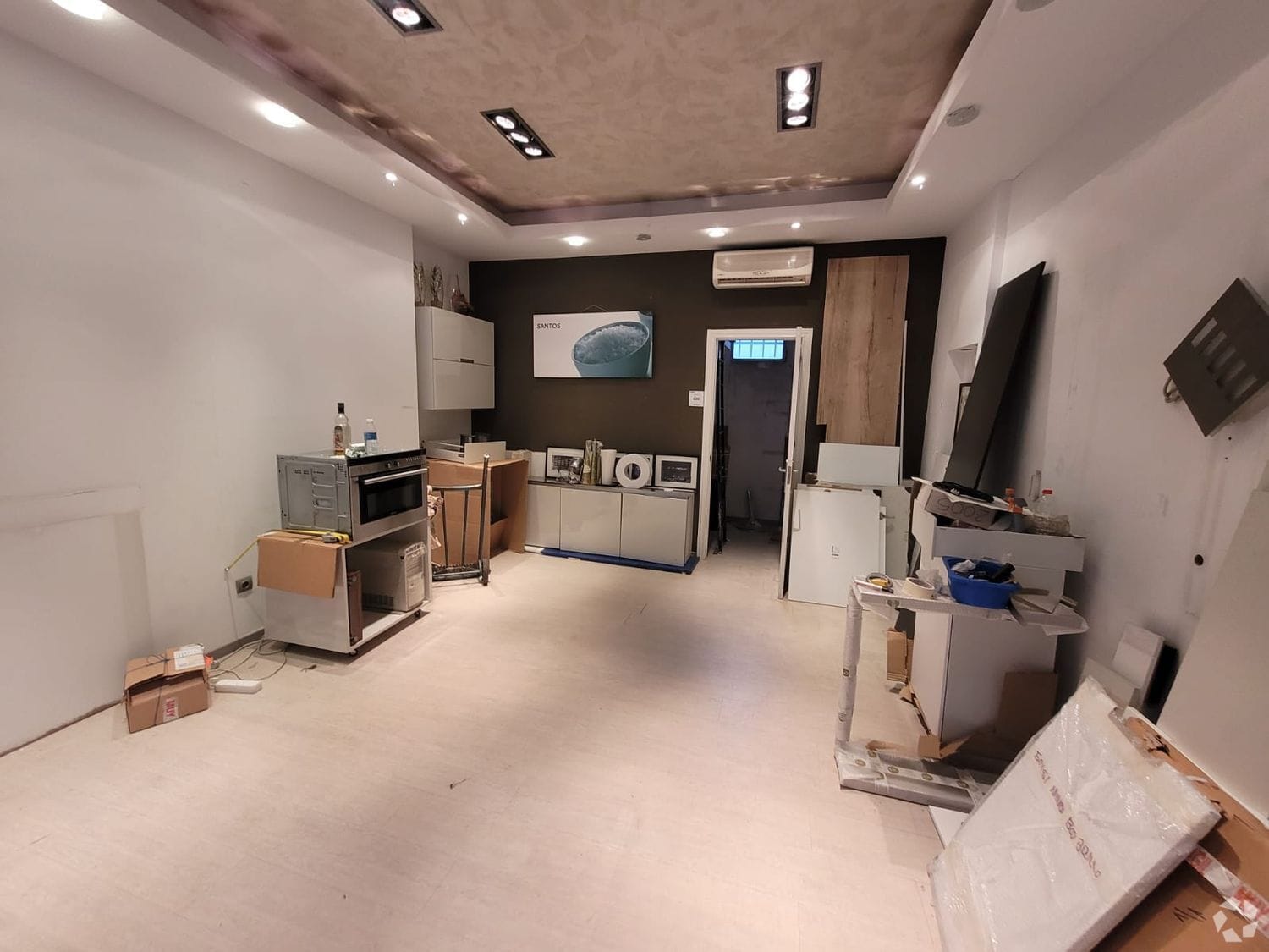 Multifamily in Madrid, Madrid for sale Interior Photo- Image 1 of 2