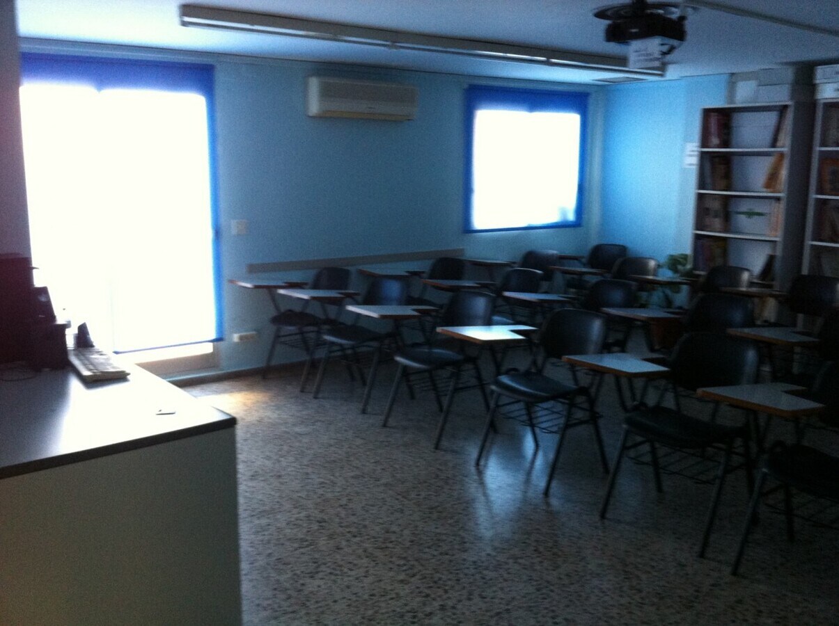 Gandia, VAL 46702 - - - Interior Photo - Image 2 of 3