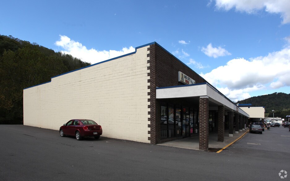 1125-1129 State St, Gassaway, WV à louer - Photo du bâtiment - Image 2 de 3