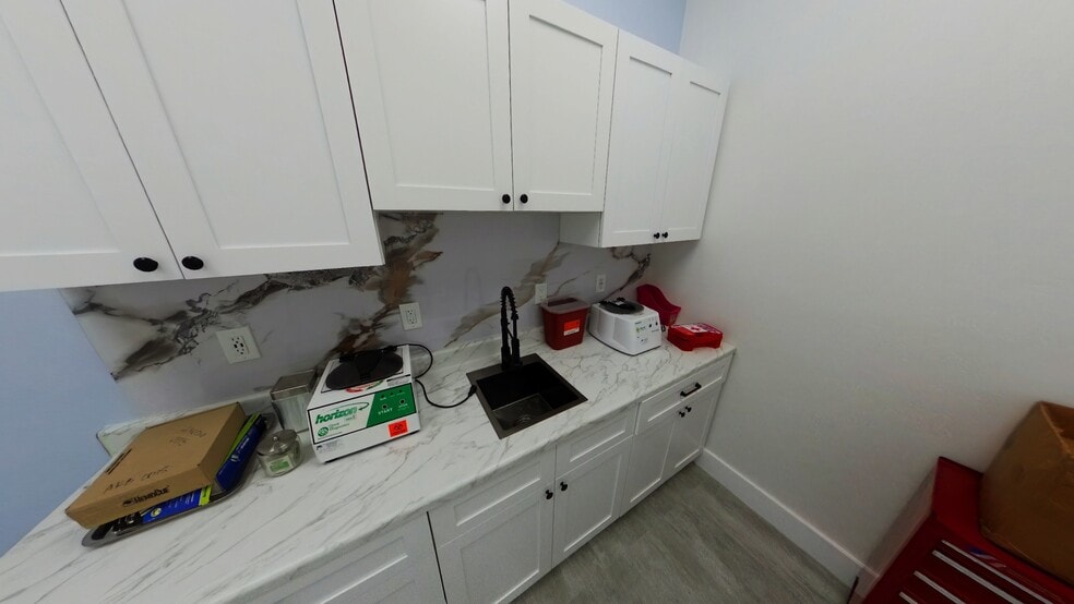 9375-9447 SW 56th St, Miami, FL for lease - Building Photo - Image 3 of 12