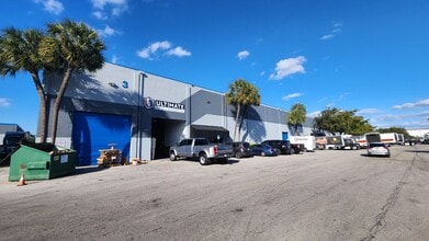 1919 NW 19th St, Fort Lauderdale, FL for lease Interior Photo- Image 1 of 7
