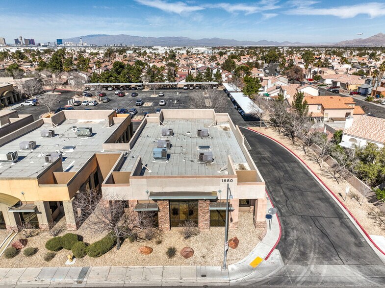 1880 E Warm Springs Rd, Las Vegas, NV à vendre - Aérien - Image 3 de 23